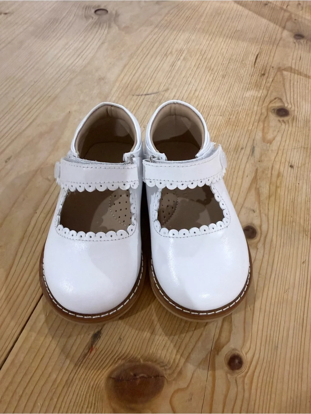 NWOT- Elephantito Girls Classic White Leather Mary Jane Shoes US 6 EU 21